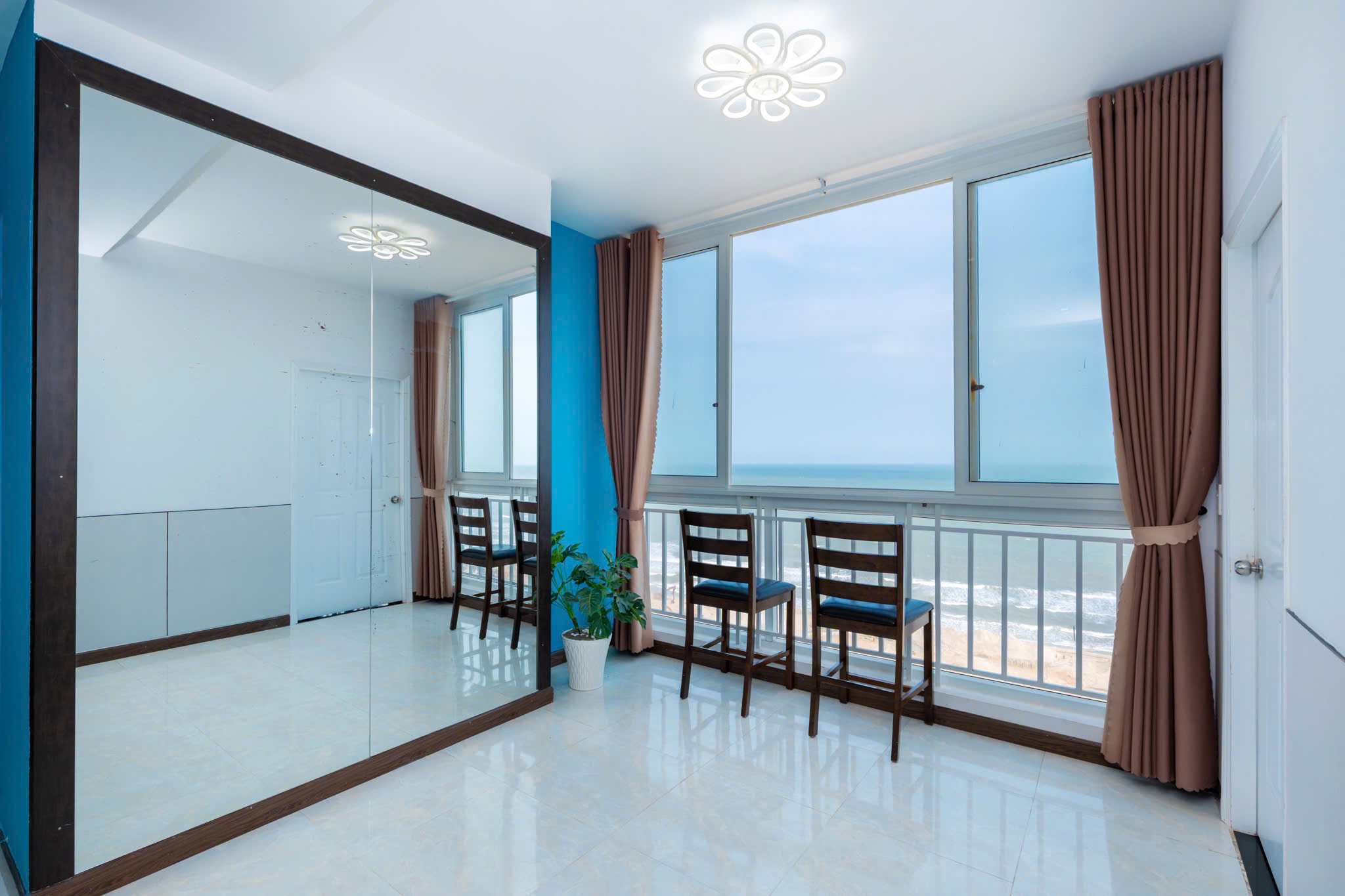 z6989270535697_9f536131f0f5d36d3bbd471a2bfce36f