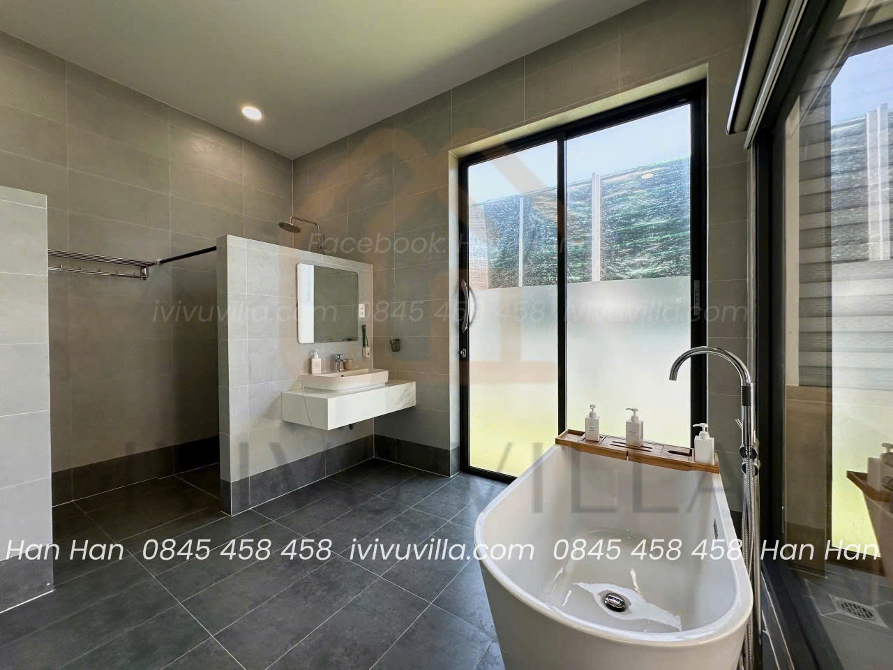 z7000120848053_57bf10c76a986951aa194726e04ec145